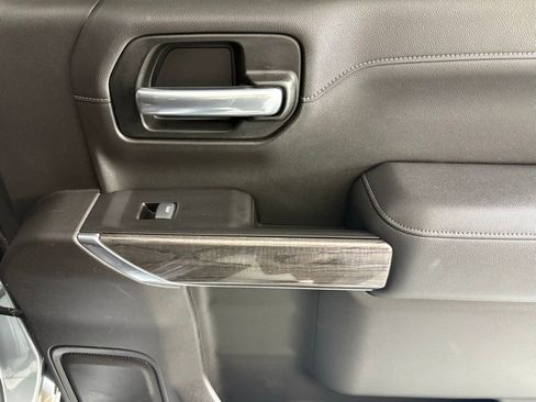 Used 2019 Chevrolet Silverado 1500 LTZ image 18