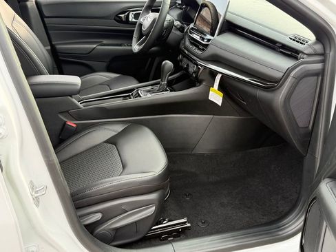New 2026 Jeep Compass Latitude AWD/4WD image 18