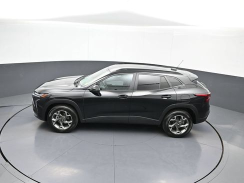 Used 2025 Chevrolet Trax LT w/ LT Convenience Package FWD image 39