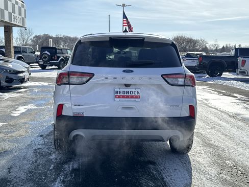 Used 2022 Ford Escape SEL image 6