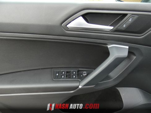 Used 2020 Volkswagen Tiguan SE w/ Panoramic Sunroof Package FWD image 56