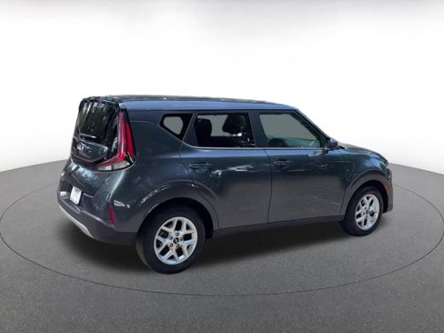 Used 2025 Kia Soul LX w/ LX Technology Package FWD image 15