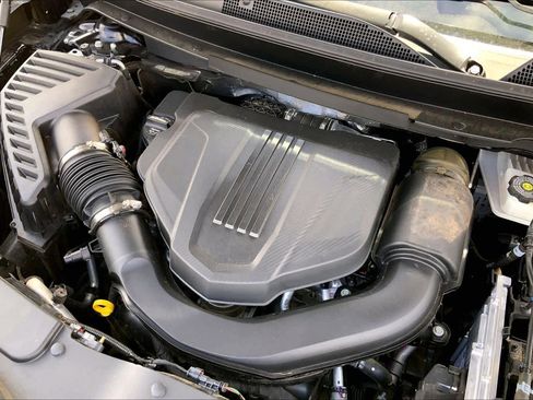 Used 2025 Chevrolet Traverse LT w/ Driver Confidence Package FWD image 33