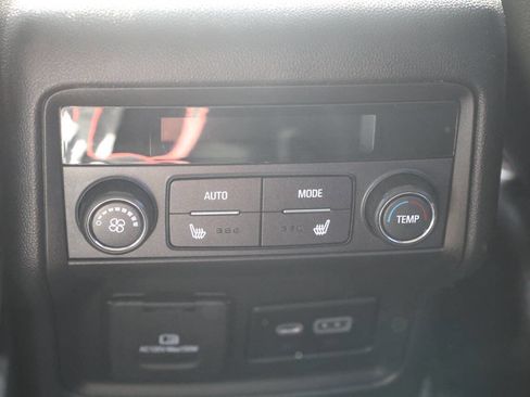 Used 2022 GMC Acadia AT4 w/ Technology Package image 23