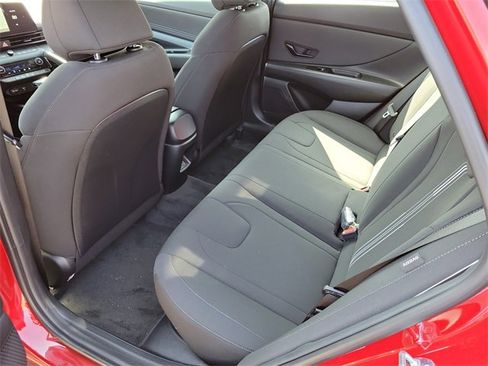 New 2025 Hyundai Elantra SEL image 20
