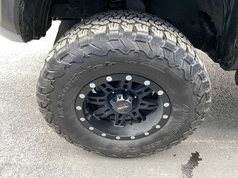 Used 2019 Toyota Tacoma TRD Off-Road image 45