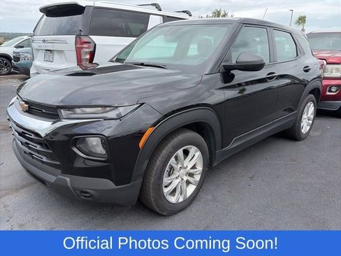 Used 2023 Chevrolet TrailBlazer LS FWD image 2