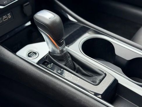 Used 2024 Nissan Altima 2.5 SV image 15