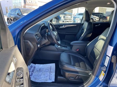 Used 2022 Ford Escape Titanium image 8