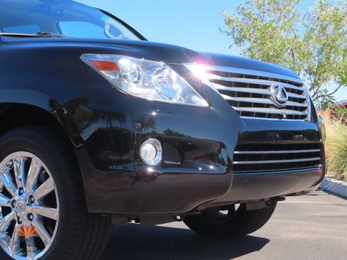 Used 2010 Lexus LX 570 4WD image 35