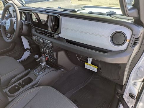 New 2026 Jeep Gladiator Sport AWD/4WD image 29