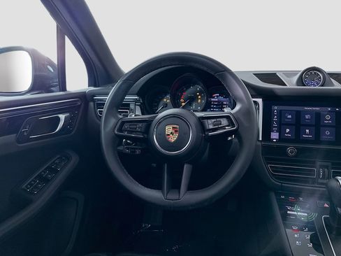 Certified 2023 Porsche Macan image 25