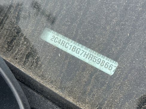 Used 2017 Chrysler Pacifica Touring-L image 3