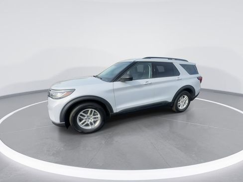 New 2026 Ford Explorer Active RWD image 5