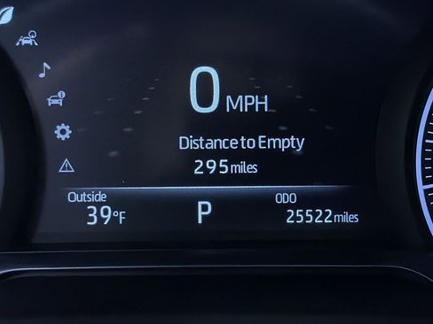 Used 2023 Toyota Venza XLE image 22