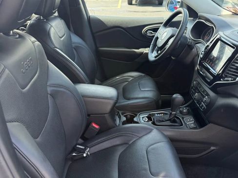 Used 2019 Jeep Cherokee Limited image 39