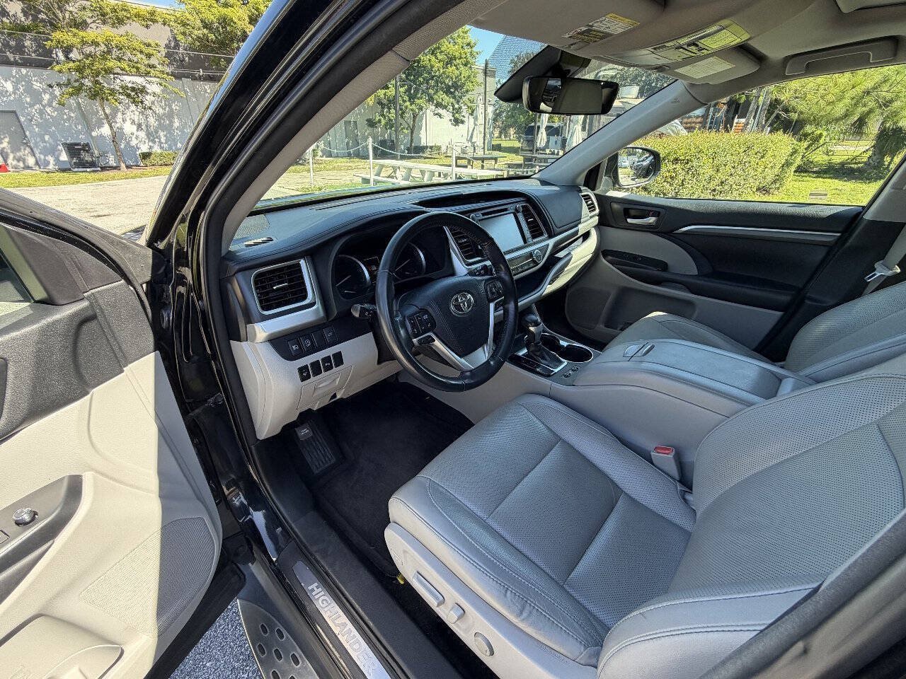 Used 2018 Toyota Highlander Limited FWD image 8