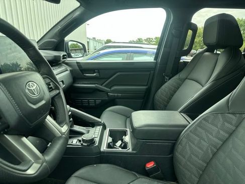 Used 2024 Toyota Tacoma TRD Sport w/ TRD Sport Premium Package AWD/4WD image 5