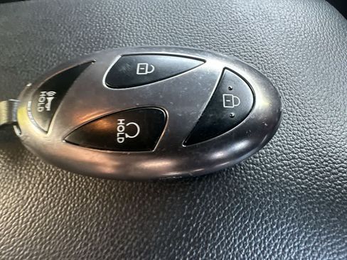 Used 2025 Hyundai Elantra Sport FWD image 28