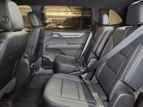 Used 2026 GMC Acadia Elevation w/ Black Edition FWD image 10