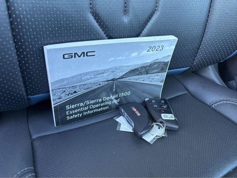Used 2023 GMC Sierra 1500 SLT w/ SLT Premium Package image 39