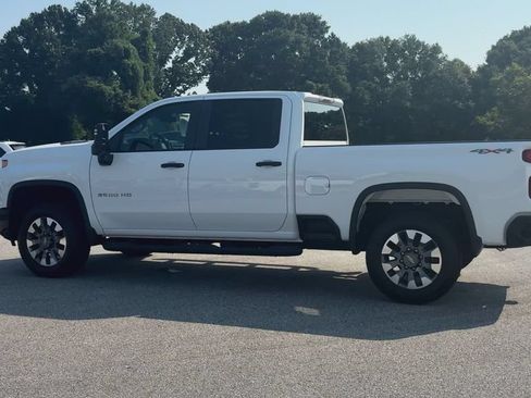 Certified 2024 Chevrolet Silverado 2500 Custom w/ Custom Value Package AWD/4WD image 2