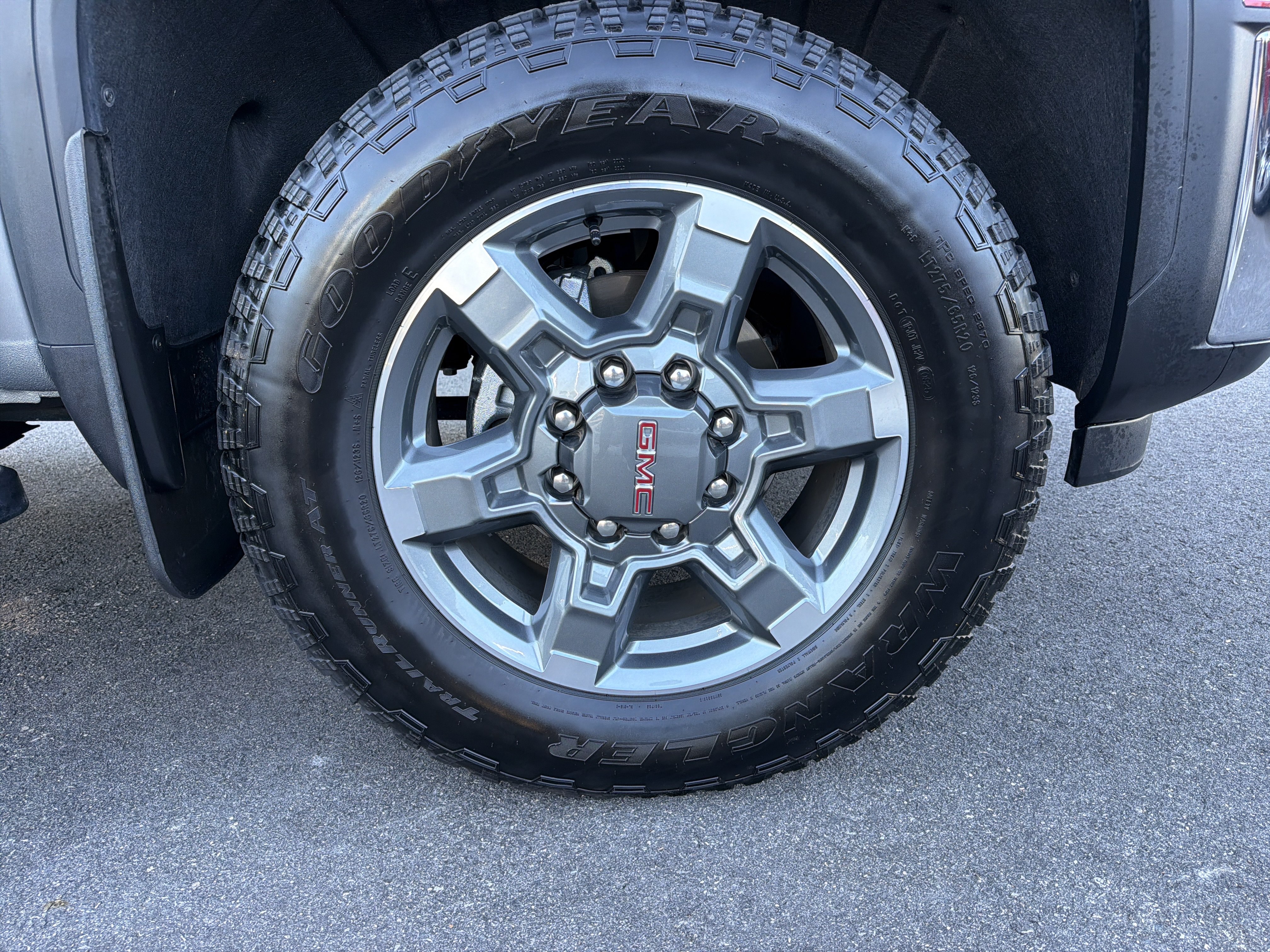 Used 2025 GMC Sierra 2500 SLE AWD/4WD image 15