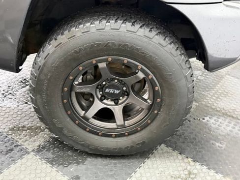 Used 2014 Toyota Tacoma 4x4 Double Cab w/ TRD Off-Road Package image 15
