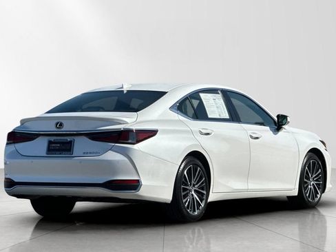 Certified 2023 Lexus ES 300h w/ Premium Package FWD image 6