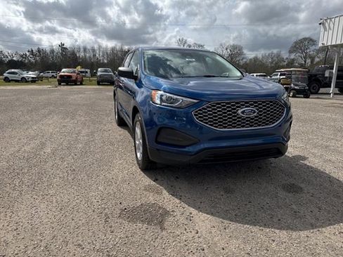 Used 2024 Ford Edge SE AWD/4WD image 2