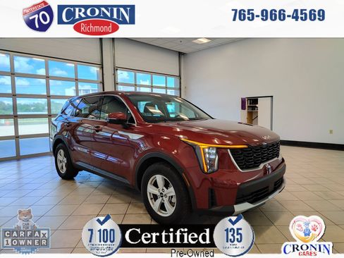 Used 2025 Kia Sorento LX FWD image 1