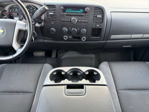 Used 2009 Chevrolet Silverado 2500 LT w/ Snow Plow Prep Package AWD/4WD image 24
