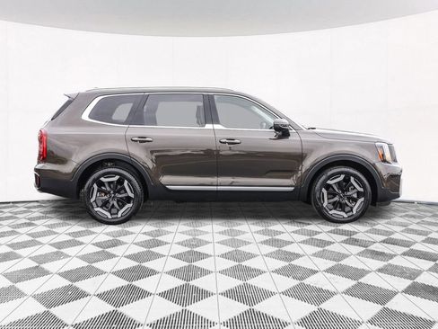 Used 2024 Kia Telluride S w/ S Sunroof Package AWD/4WD image 12