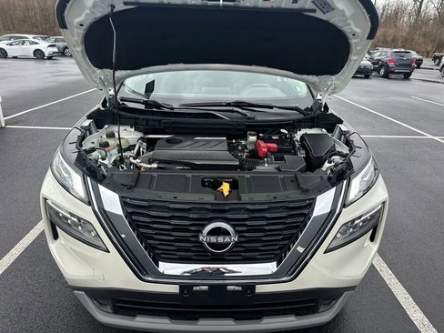 Used 2023 Nissan Rogue SV w/ SV Premium B Package image 10