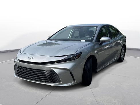 Used 2025 Toyota Camry LE FWD image 2