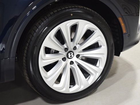 New 2026 Bentley Bentayga AWD/4WD image 7