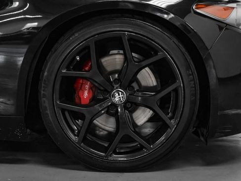 Used 2020 Alfa Romeo Giulia w/ Nero Edizione RWD image 47