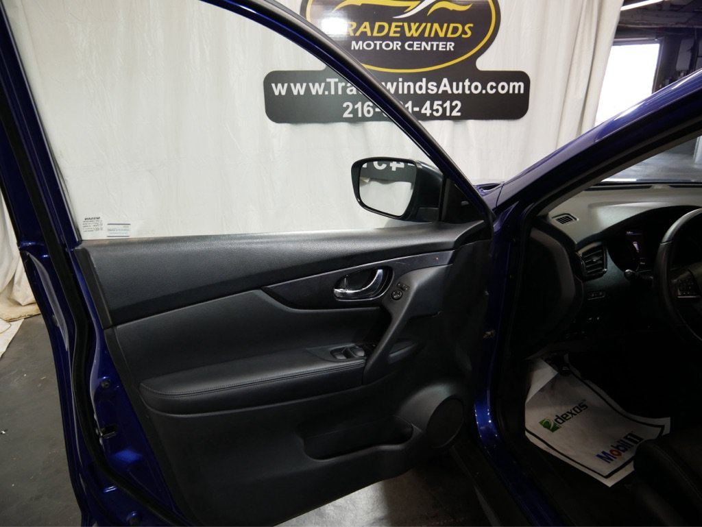 Used 2018 Nissan Rogue SV AWD/4WD image 20