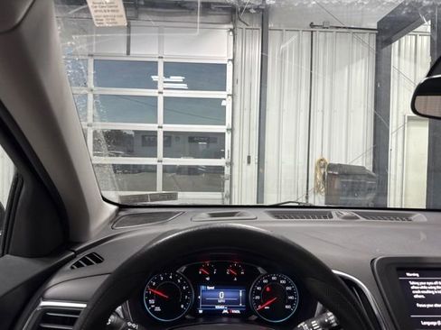 Used 2024 Chevrolet Equinox LT AWD/4WD image 7