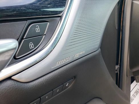 Used 2025 Cadillac XT5 Premium Luxury image 12