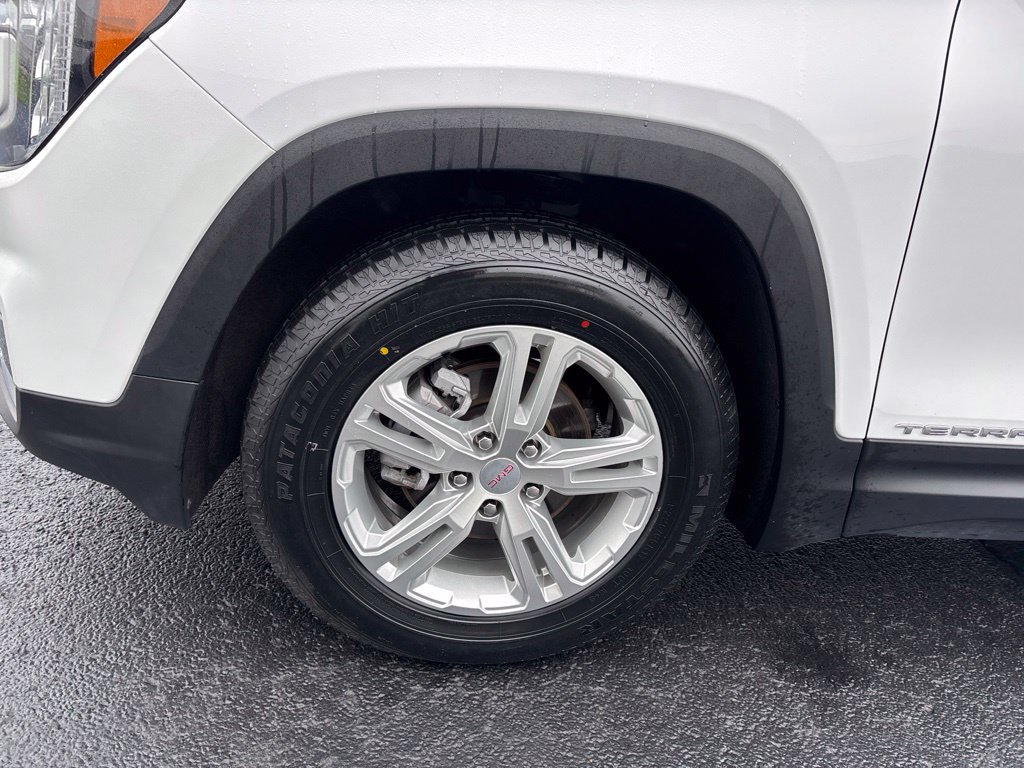 Used 2024 GMC Terrain SLE FWD image 9