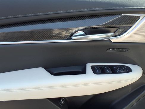 Certified 2022 Cadillac XT6 Sport w/ Technology Package image 24