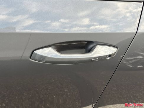 Used 2025 Nissan Kicks SV FWD image 10