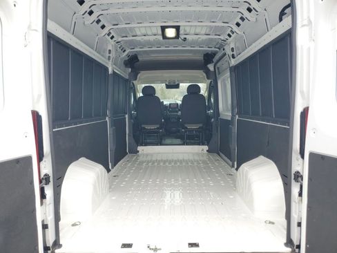 Used 2025 RAM ProMaster 2500 w/ Convenience Group image 27