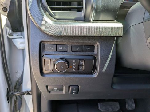 Used 2024 Ford F450 Platinum w/ FX4 Off-Road Package AWD/4WD image 28