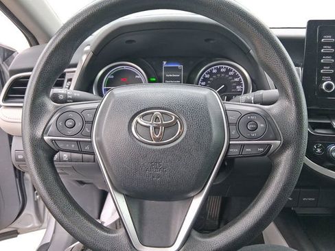 Used 2022 Toyota Camry LE FWD image 13
