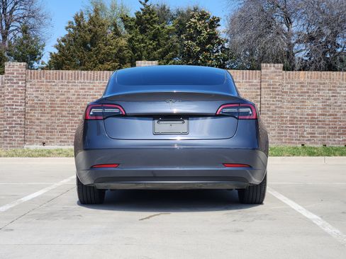 Used 2023 Tesla Model 3 Standard Range image 7