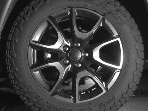 Used 2025 Jeep Compass Trailhawk AWD/4WD image 14