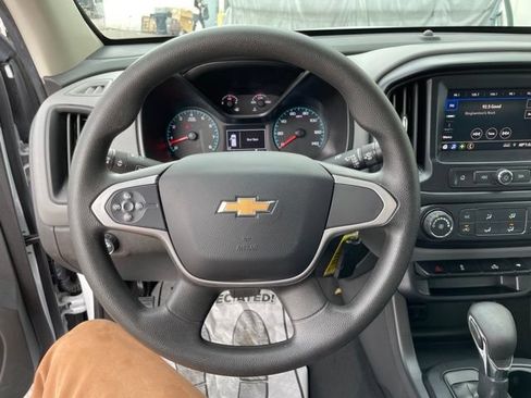 Used 2022 Chevrolet Colorado W/T w/ WT Convenience Package RWD image 17