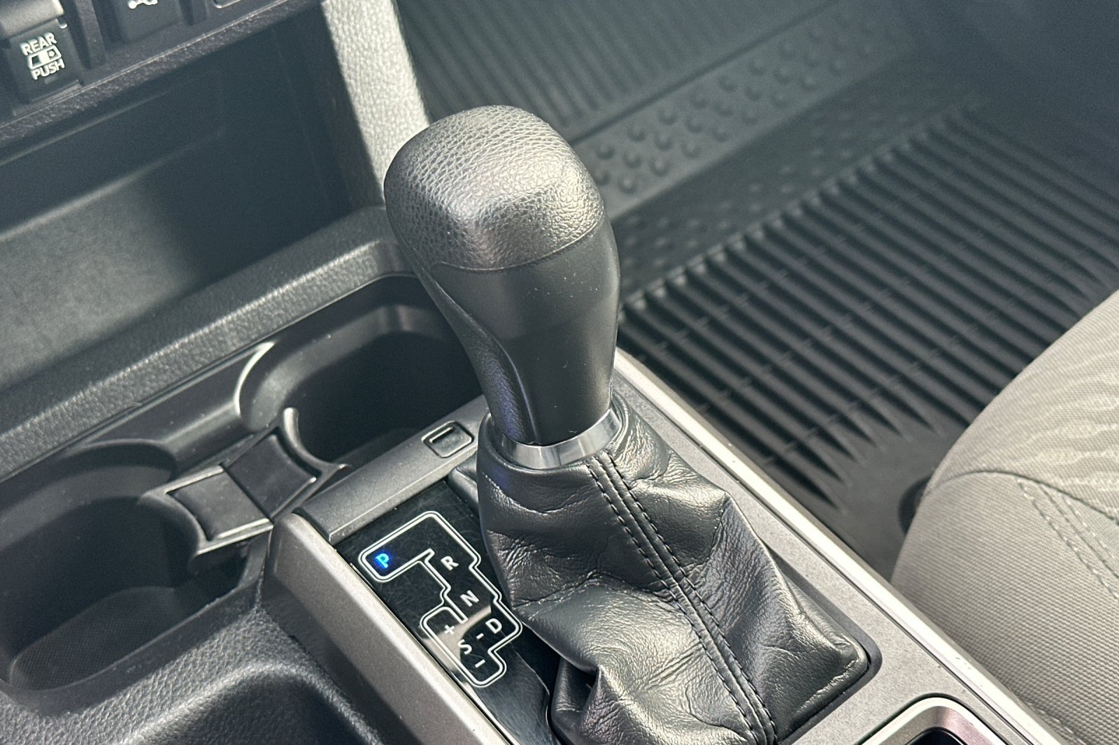 Used 2021 Toyota Tacoma SR5 AWD/4WD image 17